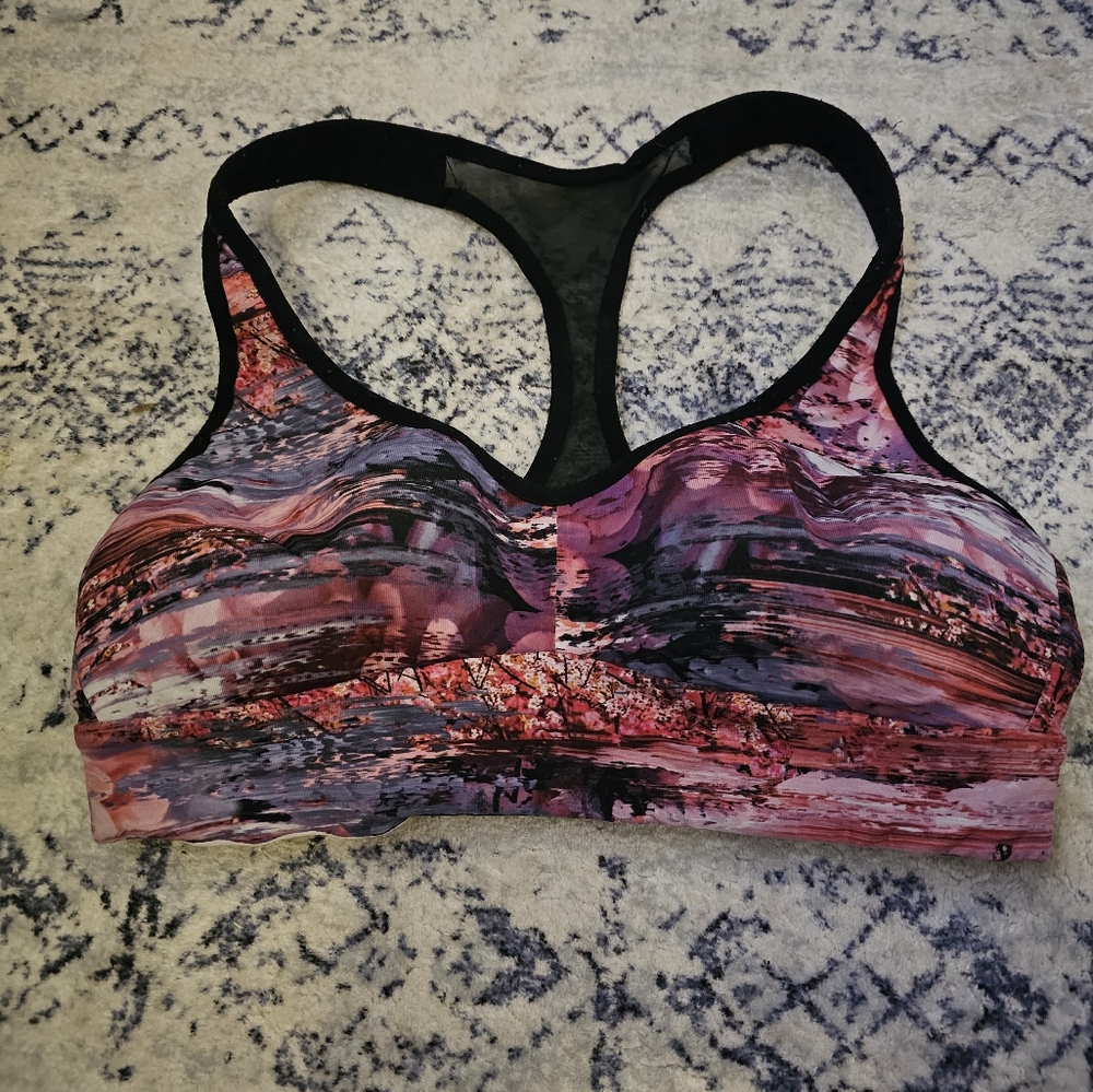 Lululemon sports bra